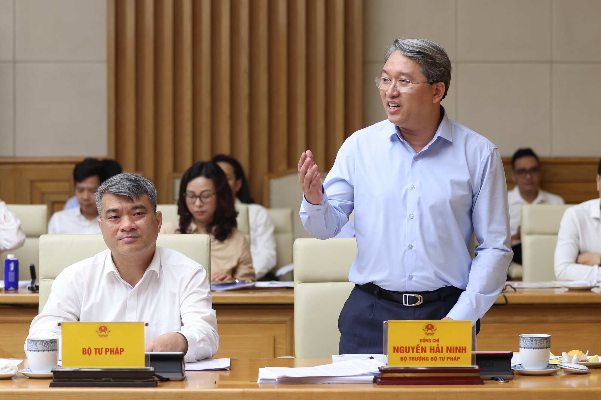 Thủ tướng: Đột phá phát triển nhà ở xã hội phù hợp từng địa phương, đầy đủ hạ tầng và cân đối cung-cầu- Ảnh 5.