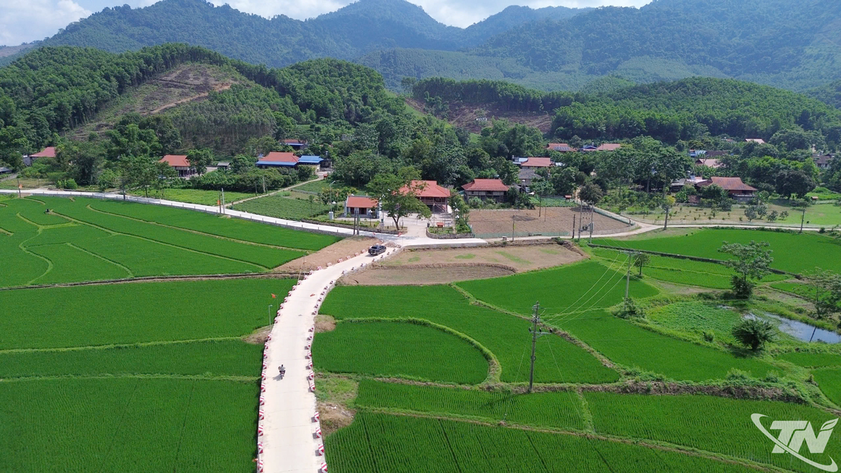 Dưới nếp nhà sàn nghe chuyện Tân Đô Một góc Tân Đô