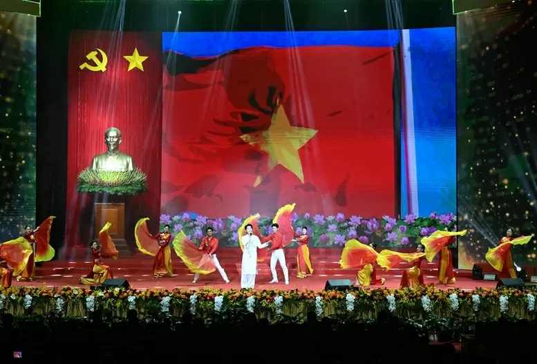 Chương trình nghệ thuật tại Phiên trù bị - Ảnh: VGP Thủ tướng Chính phủ Phạm Minh Chính chủ trì phiên trù bị của Đại hội Đảng bộ Chính phủ lần thứ nhất