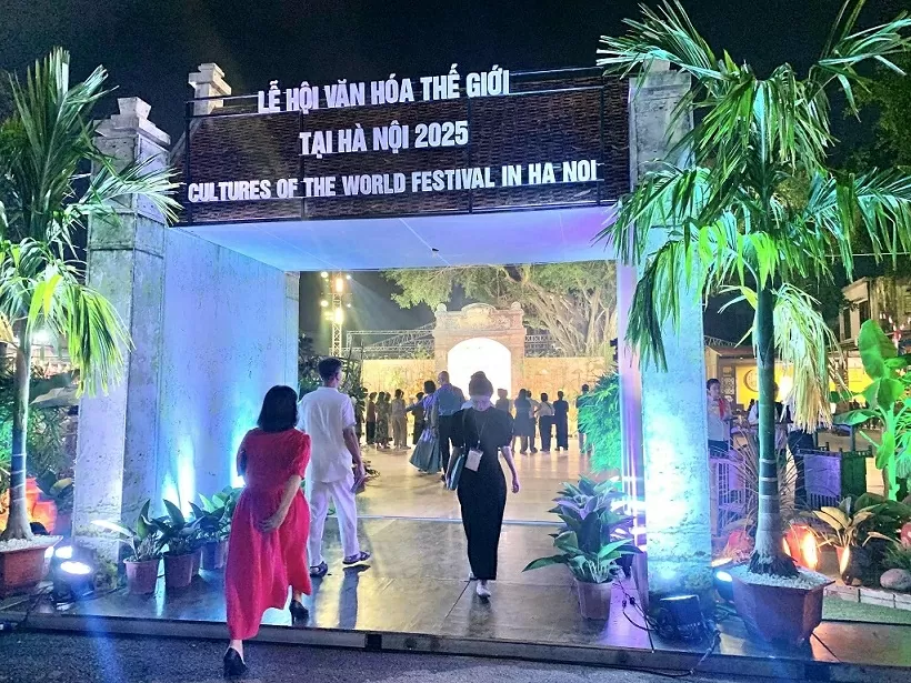 Sắc màu thế giới hội tụ giữa lòng Hoàng thành Thăng Long