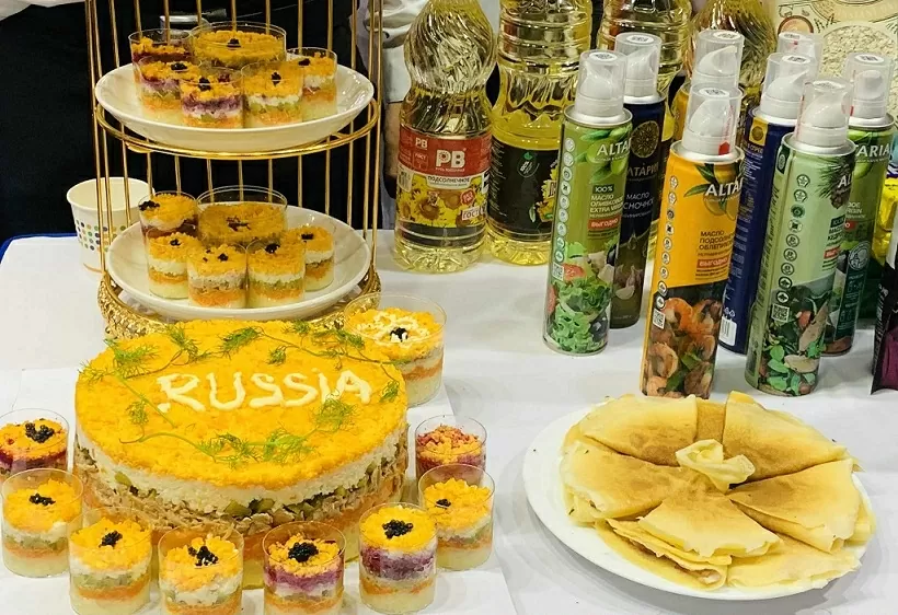 Sắc màu thế giới hội tụ giữa lòng Hoàng thành Thăng Long