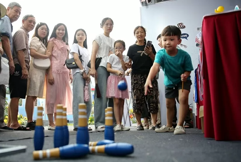 Sắc màu thế giới hội tụ giữa lòng Hoàng thành Thăng Long Sắc màu thế giới hội tụ giữa lòng Hoàng thành Thăng Long