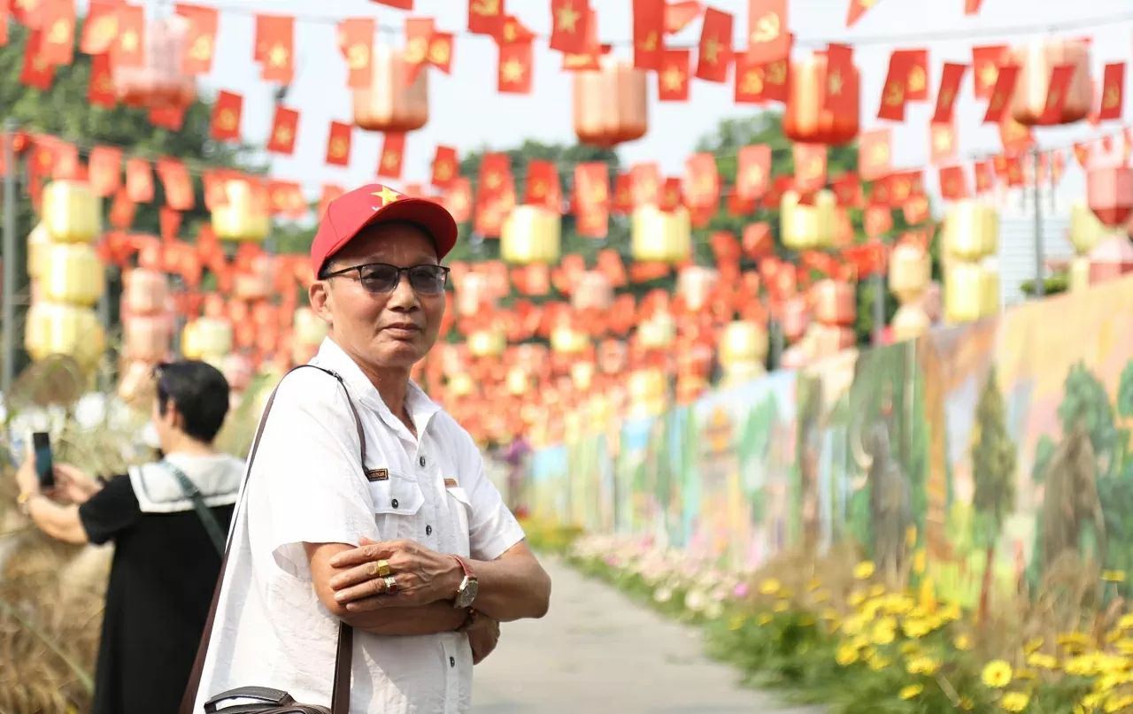 Ông Nguyễn Văn Sĩ từ Hà Nội chia sẻ: Người dân Thủ đô háo hức khám phá văn hóa, tinh hoa ẩm thực năm châu tại Hoàng thành Thăng Long
