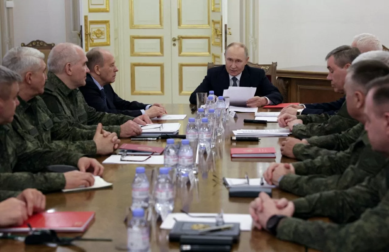 Tổng thống Nga Vladimir Putin Phát biểu trong cuộc họp với các chỉ huy quân sự cấp cao của Nga tại thành phố Saint Petersburg nhân dịp sinh nhật lần thứ 73 của ông, ngày 7/10. (Nguồn: X)
