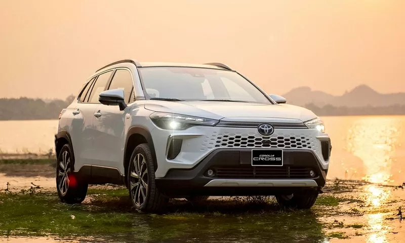 Top 5 mẫu xe hybrid bán chạy nhất tháng 9/2025: Toyota Corolla Cross HEV vươn lên dẫn đầu.