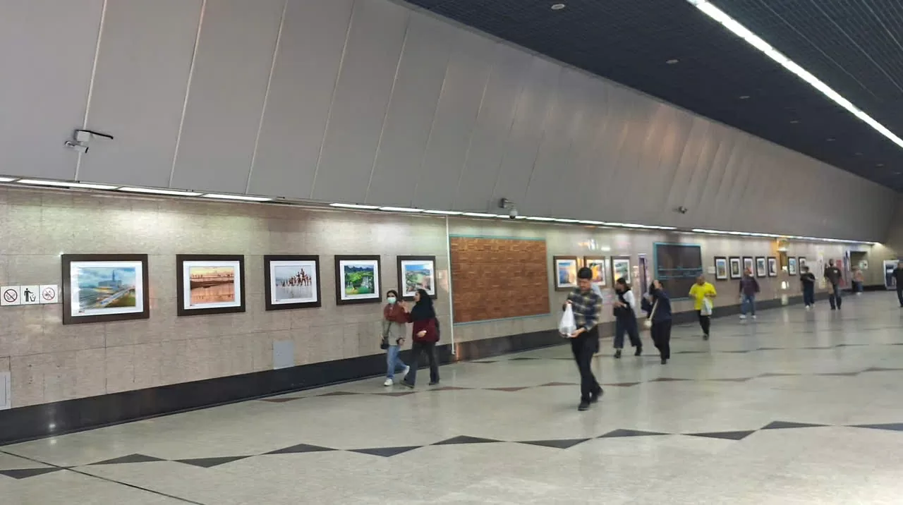 Khai mạc Triển lãm ảnh 'Việt Nam: Vẻ đẹp và sức sống vĩnh cửu' tại ga tàu điện ngầm ở thủ đô Tehran, Iran