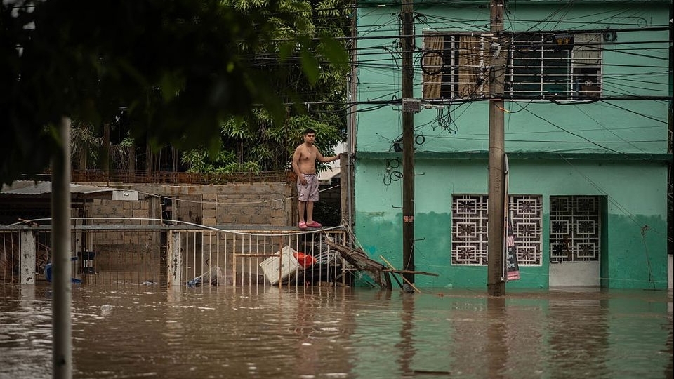 it nhat 44 nguoi thiet mang sau mua lon keo dai mexico khan truong ung pho