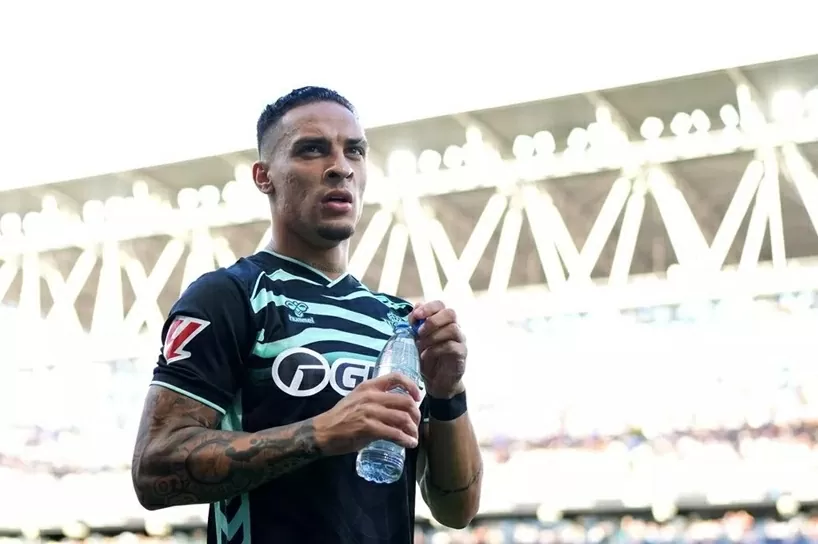 Antony: Đồng đội đã khuyên tôi ở lại Man Utd Antony: Đồng đội đã khuyên tôi ở lại Man Utd