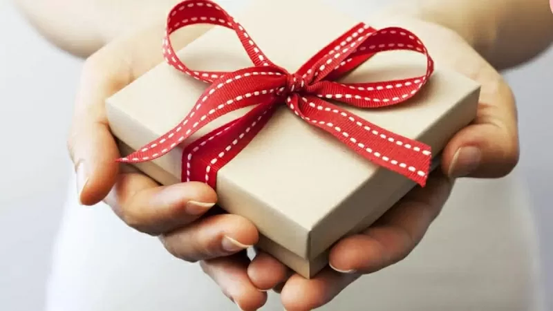 Chọn quà tặng 20/10 ý nghĩa, ghi điểm tuyệt đối với phái đẹp