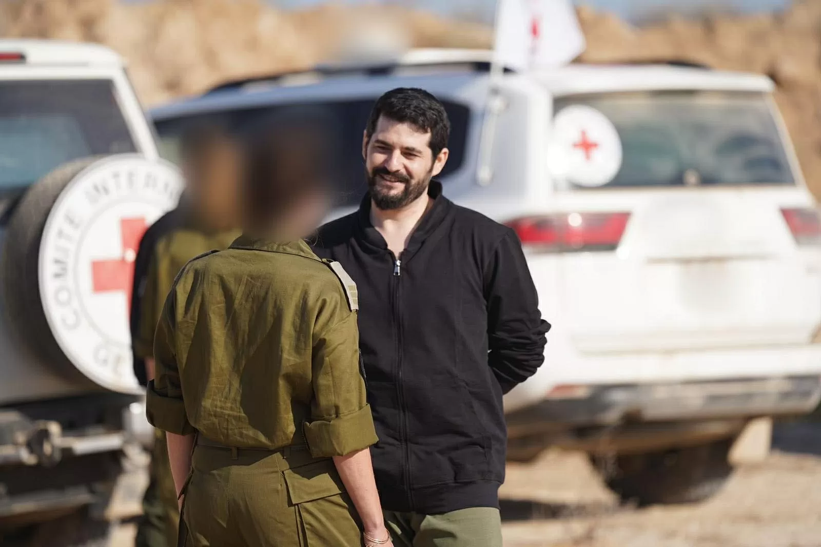 Israel xác nhận phong trào Hamas đã thả 13 con tin cuối cùng còn sống, cộng đồng quốc tế dậy sóng Israel xác nhận phong trào Hamas đã thả 13 con tin cuối cùng còn sống, cộng đồng quốc tế dậy sóng