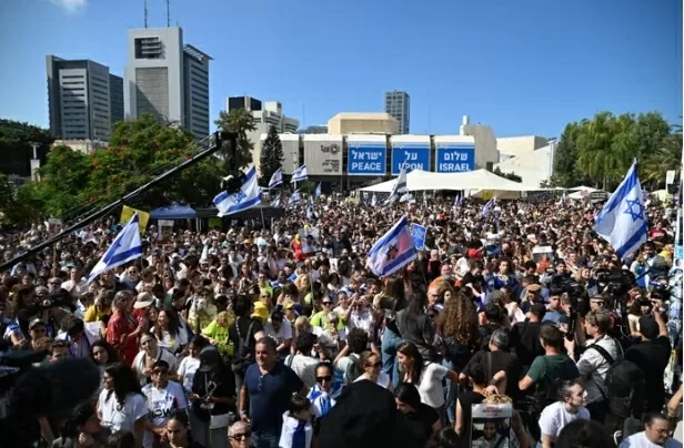 Tin thế giới 13/10: Ông Trump muốn nói chuyện với Nga về một vũ khí nóng, Trung Quốc khuyên Mỹ sớm sửa chữa sai lầm, hòa bình đến với Gaza?