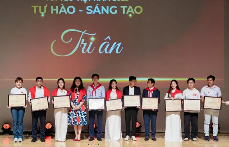 SUNSHINE GLOBAL và Hiệp hội người Việt Nam tại Saitama tại buổi Lễ tri ân cuộc thi Biểu diễn Nghệ thuật quần chúng “Tôi yêu Việt Nam – Tự hào sáng tạo”.