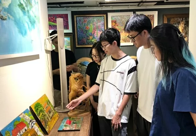 Mộng sắc- Tình yêu thiên nhiên, đất nước qua lăng kính của nhóm bạn trẻ yêu hội họa