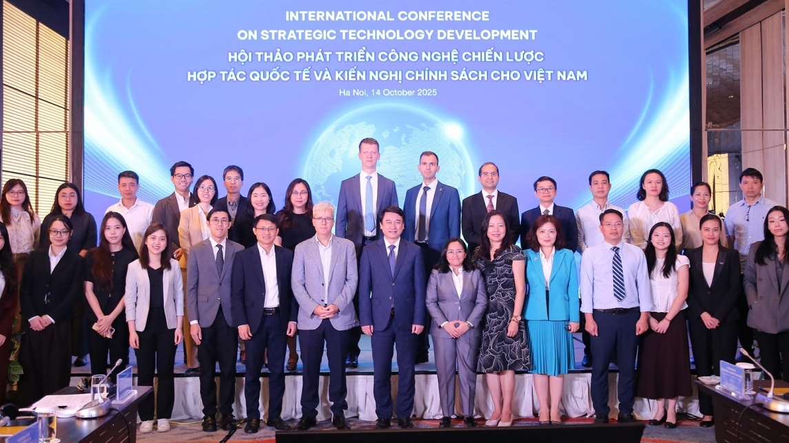 Phát triển công nghệ chiến lược: Kiến tạo chính sách, thúc đẩy hợp tác toàn cầu