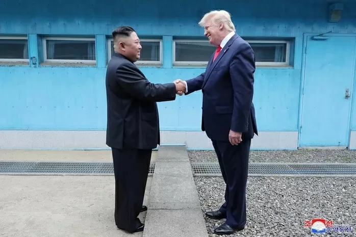 Tổng thống Mỹ Donald Trump bật đèn xanh cho đối thoại ngoại giao với Triều Tiên Tổng thống Mỹ Donald Trump bật đèn xanh cho đối thoại ngoại giao với Triều Tiên
