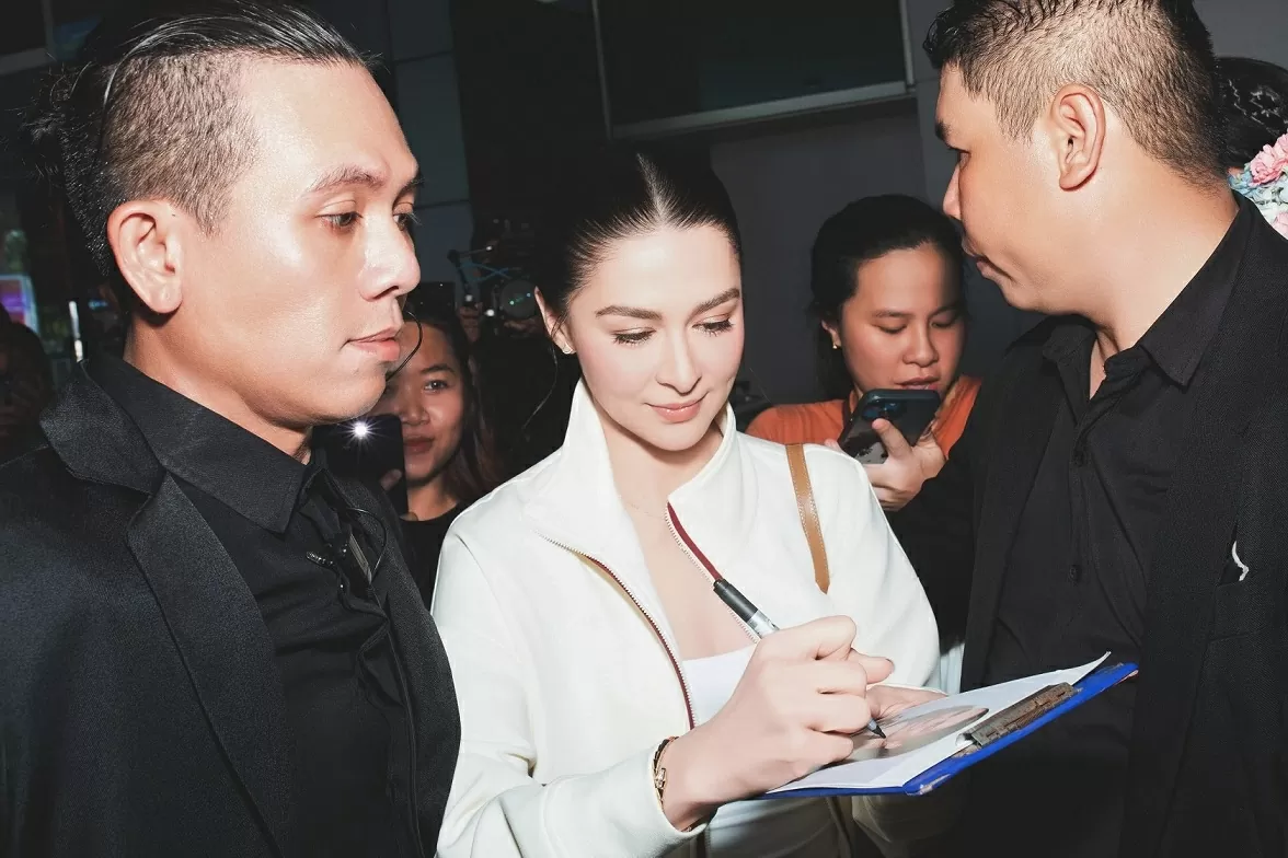 Mỹ nhân đẹp nhất Philippines háo hức khi đến Việt Nam làm vedette