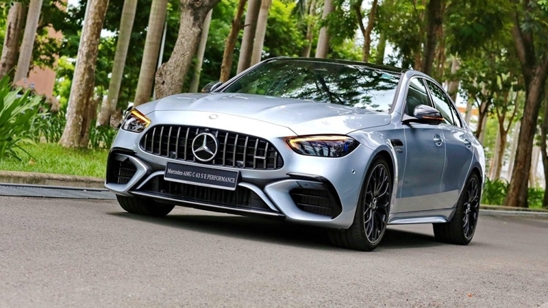 Cập nhật bảng giá xe hãng Mercedes mới nhất tháng 10/2025