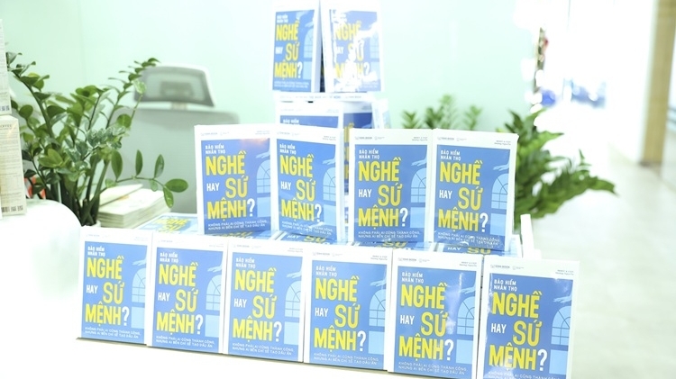 Ra mắt sách tái hiện chân thật những thăng trầm của nghề tư vấn bảo hiểm