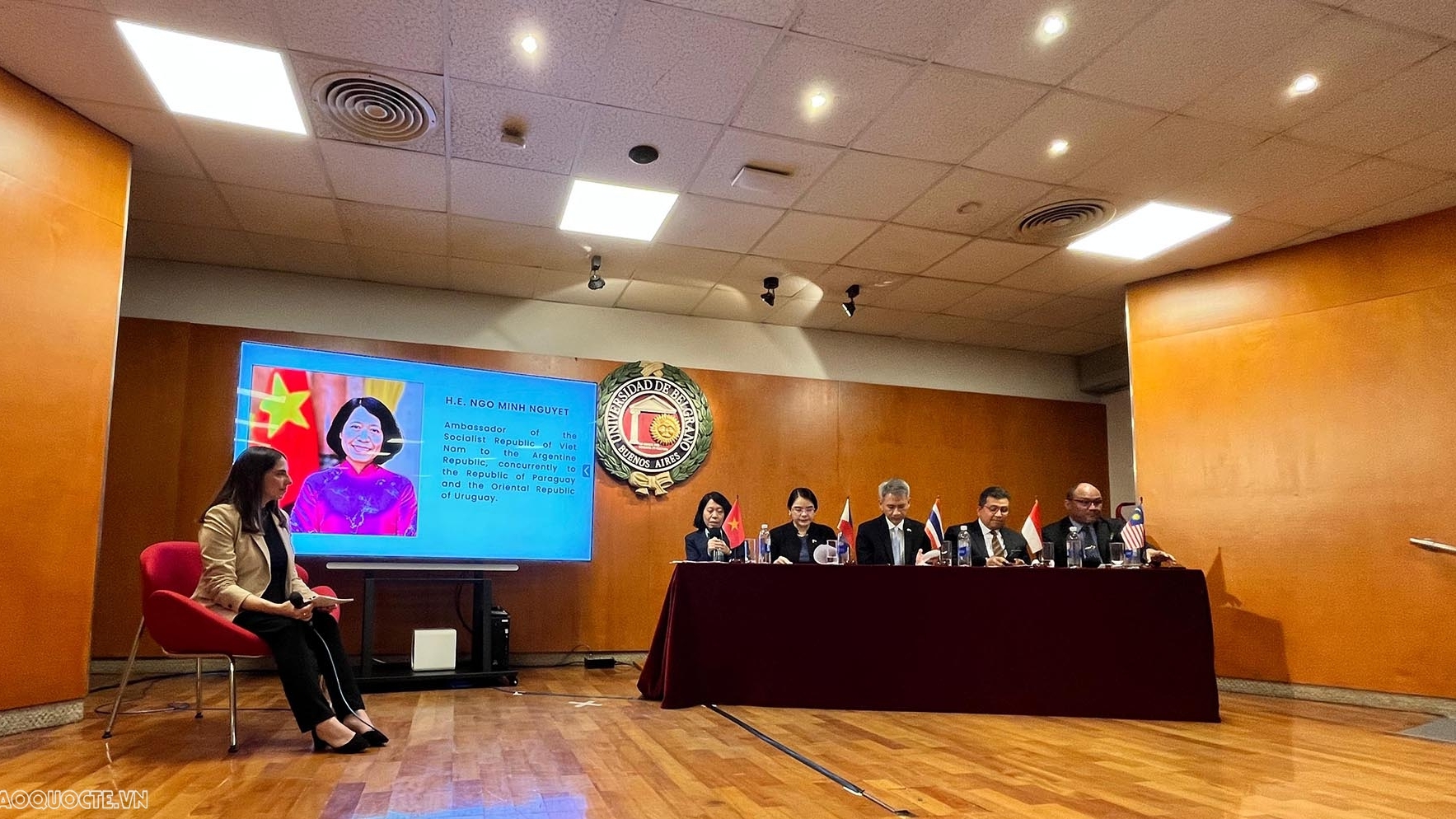 Đại diện các nước ASEAN tại Argentina trao đổi và giao lưu với sinh viên UBE