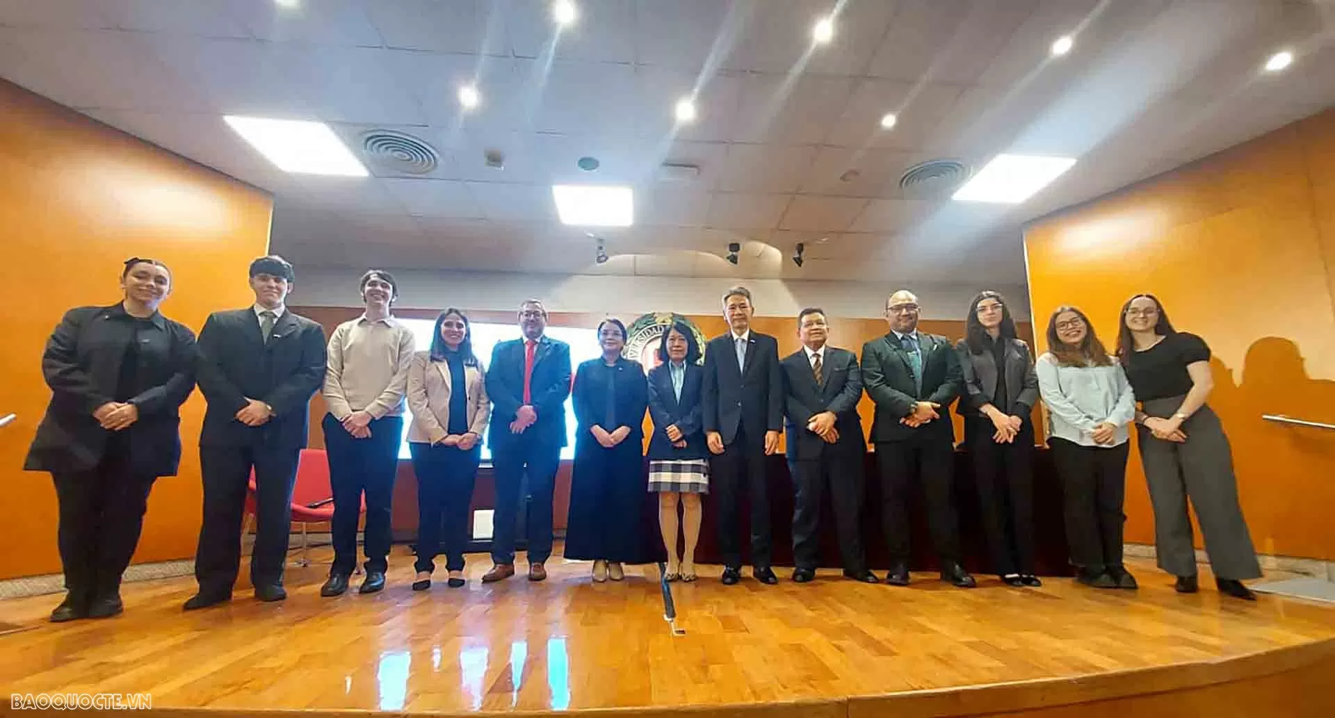 Đại diện các nước ASEAN tại Argentina trao đổi và giao lưu với sinh viên