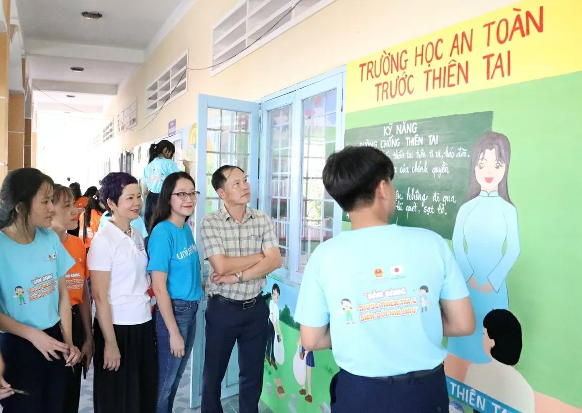 Các em học sinh chính là những tuyên truyền viên về phòng chống thiên tai, bảo vệ môi trường đến bạn bè, gia đình và cộng đồng.