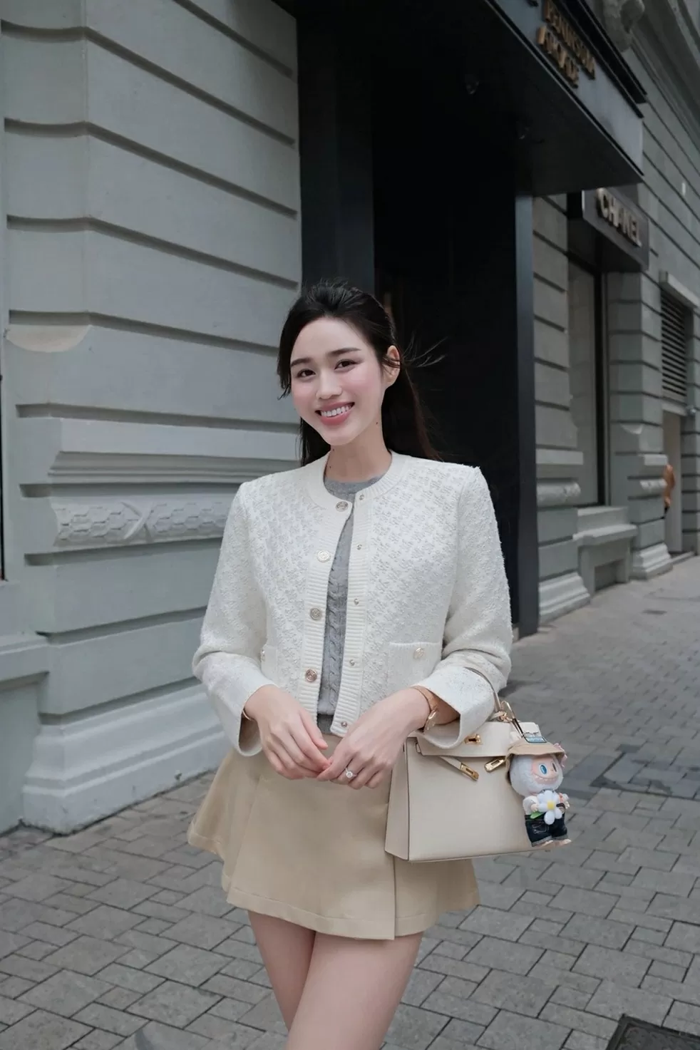 Thời trang sang chảnh của Hoa hậu Đỗ Thị Hà trước kết hôn