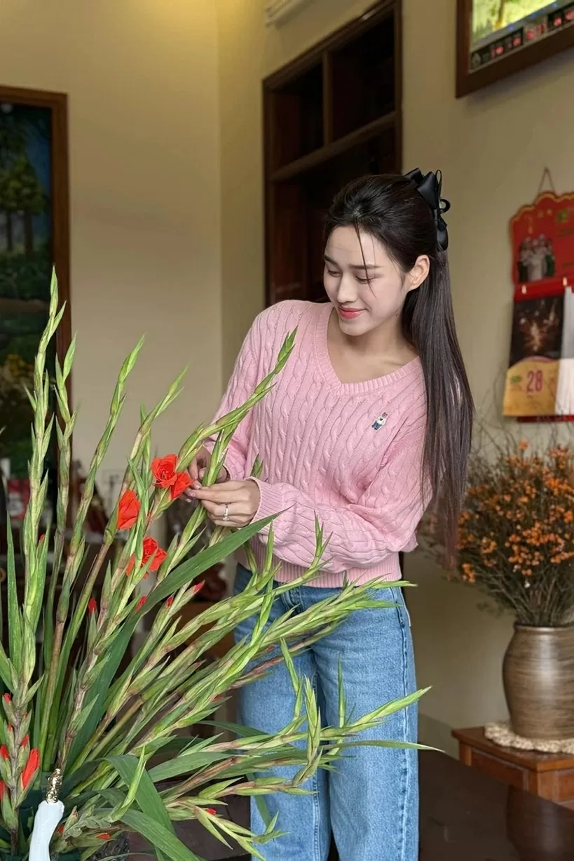 Thời trang sang chảnh của Hoa hậu Đỗ Thị Hà trước kết hôn