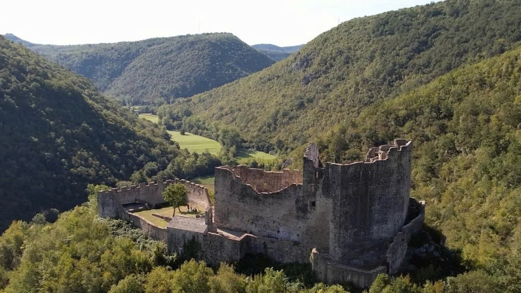 Khi lâu đài cổ 'hô biến' thành điểm đến hấp dẫn của du lịch bền vững