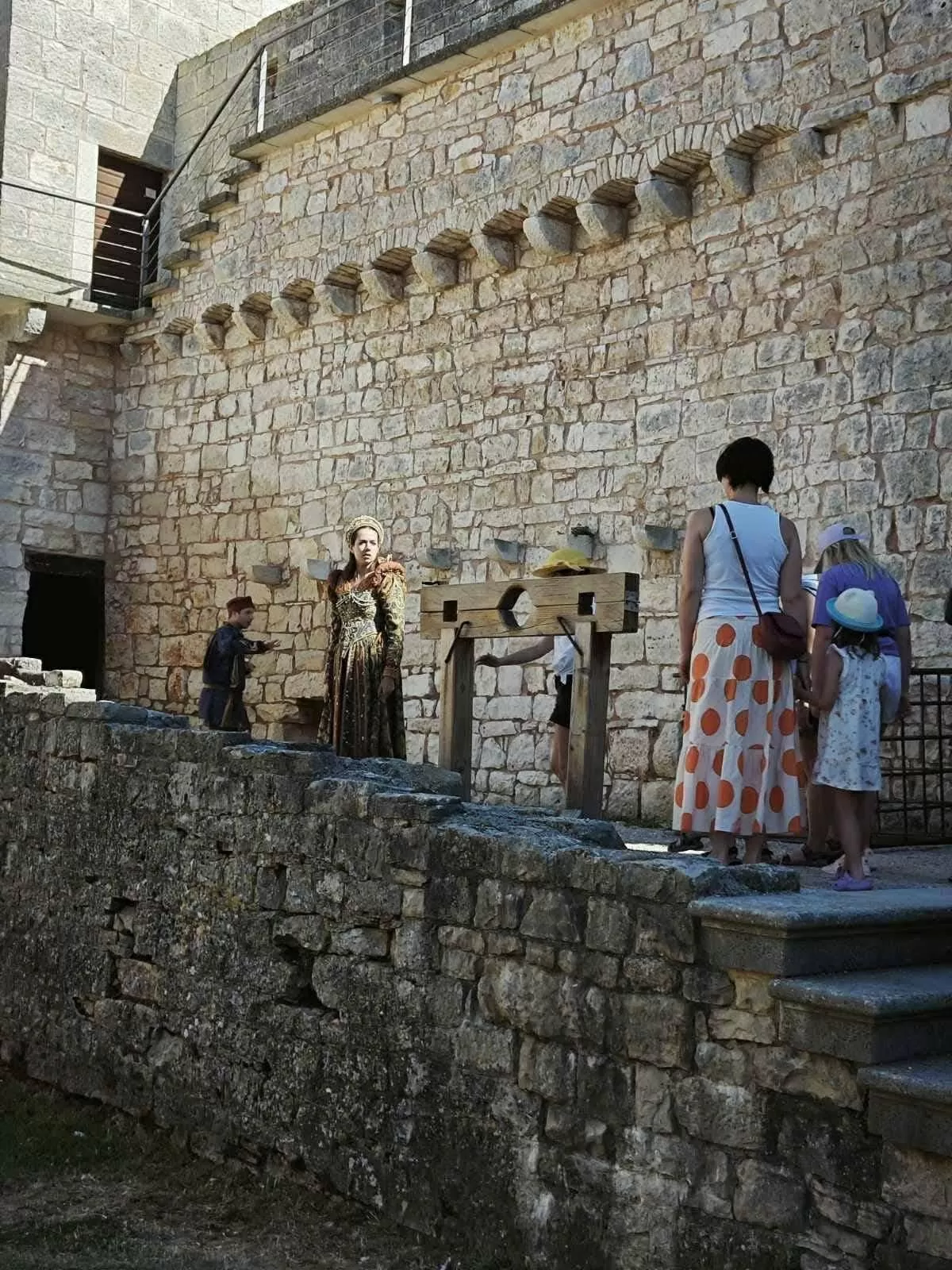 Khi lâu đài cổ hô biến thành điểm đến hấp dẫn của du lịch bền vững Khi lâu đài cổ hô biến thành điểm đến hấp dẫn của du lịch bền vững