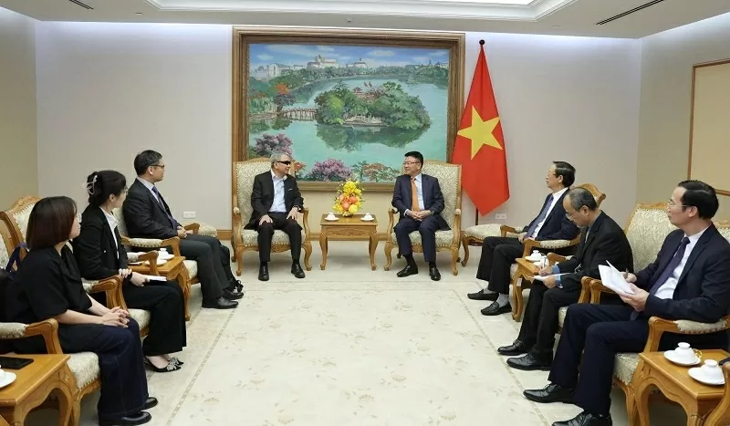 Người mở nhịp cầu giáo dục giữa Việt Nam và thế giới Người nối nhịp cầu giáo dục giữa Việt Nam và thế giới