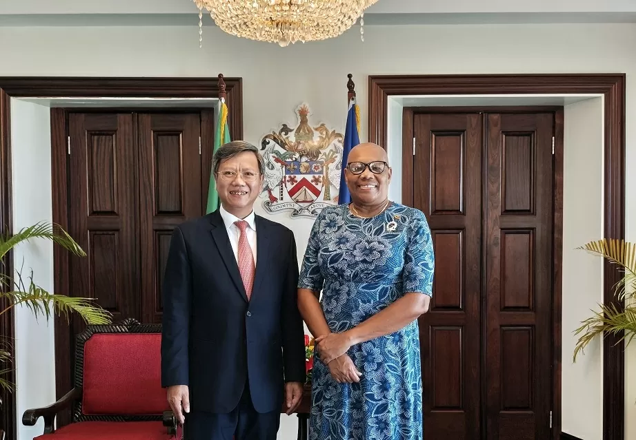 Đại sứ Lê Quang Long trình Thư ủy nhiệm tại Saint Kitts và Nevis