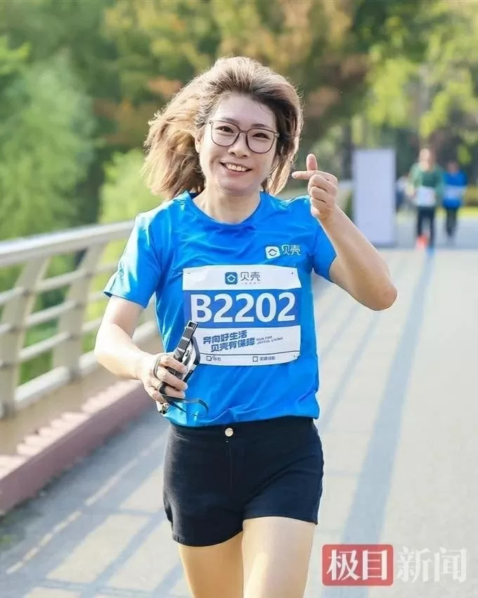 Đổi thói quen uống hai lít nước mỗi ngày thay trà sữa, cô gái giảm 33kg sau một năm