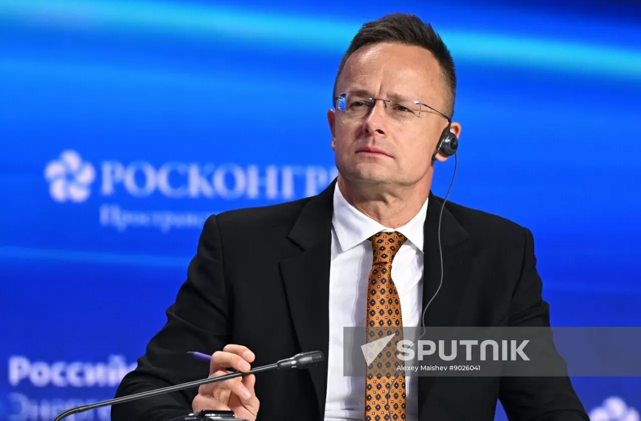 Hungary thách thức chính sách năng lượng của EU tại Tuần lễ năng lượng Nga Bộ trưởng Ngoại giao Hungary: Nguồn cung năng lượng Nga luôn đáp ứng đầy đủ mọi nhu cầu