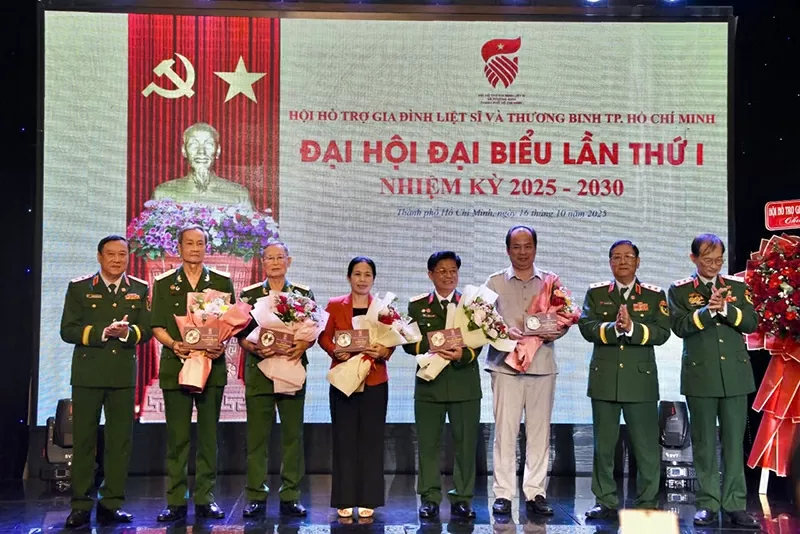 Tri ân các cá nhân không tham gia Ban Chấp hành khoá mới.