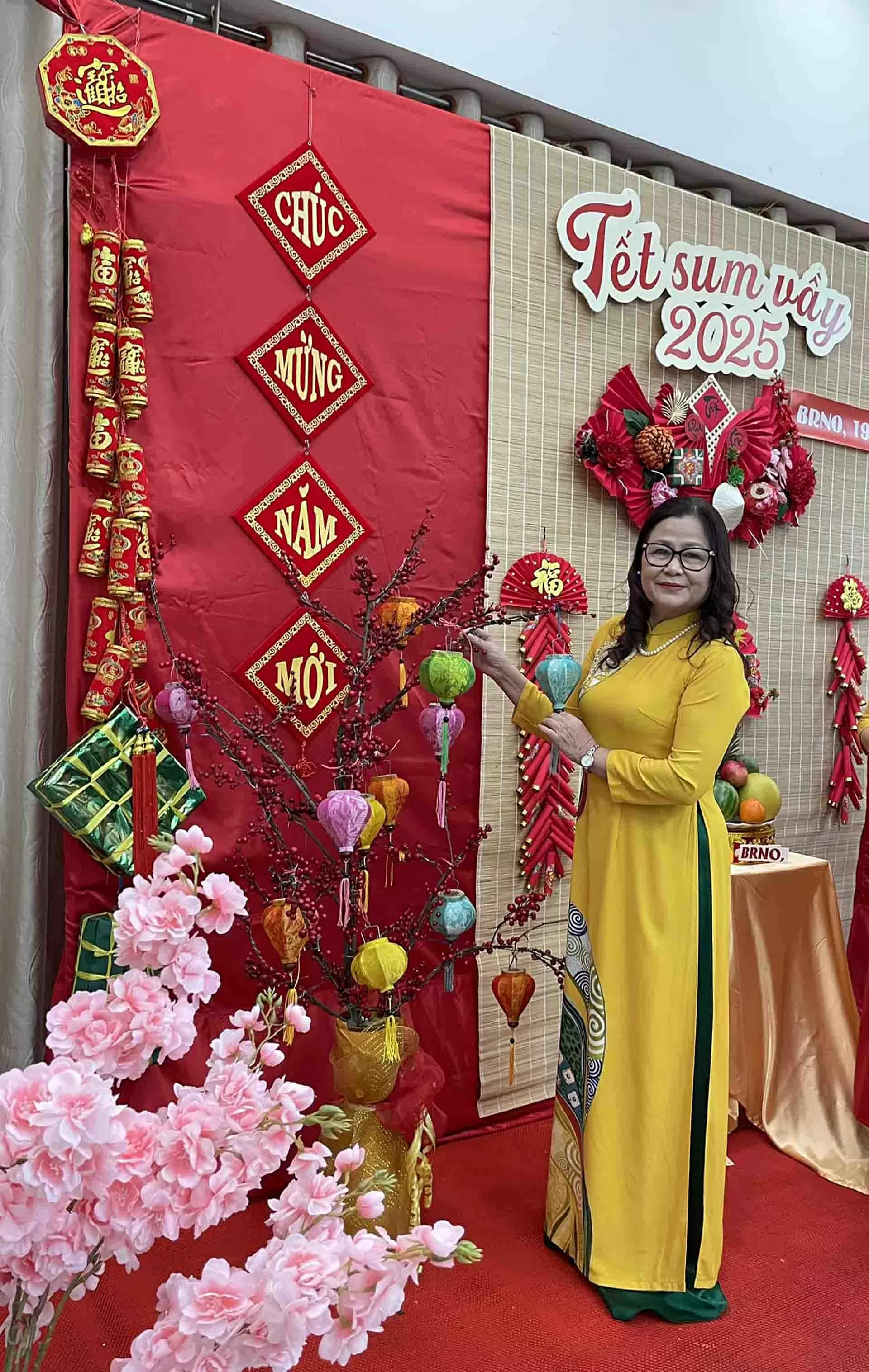 Lan tỏa vẻ đẹp Việt ở châu Âu Lan tỏa vẻ đẹp Việt ở châu Âu