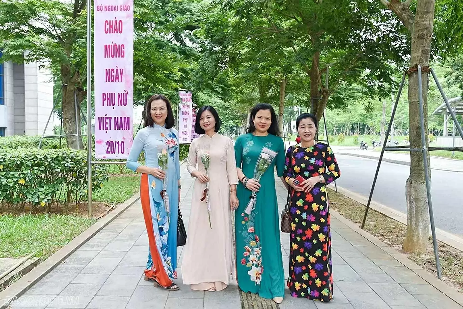 Xây dựng hình ảnh phụ nữ Việt  Nam thời đại mới trên truyền thông quốc tế không chỉ là áo dài và hoa sen mà còn cả tri thức, bản lĩnh và nhân cách. (Ảnh: Tuấn Anh)