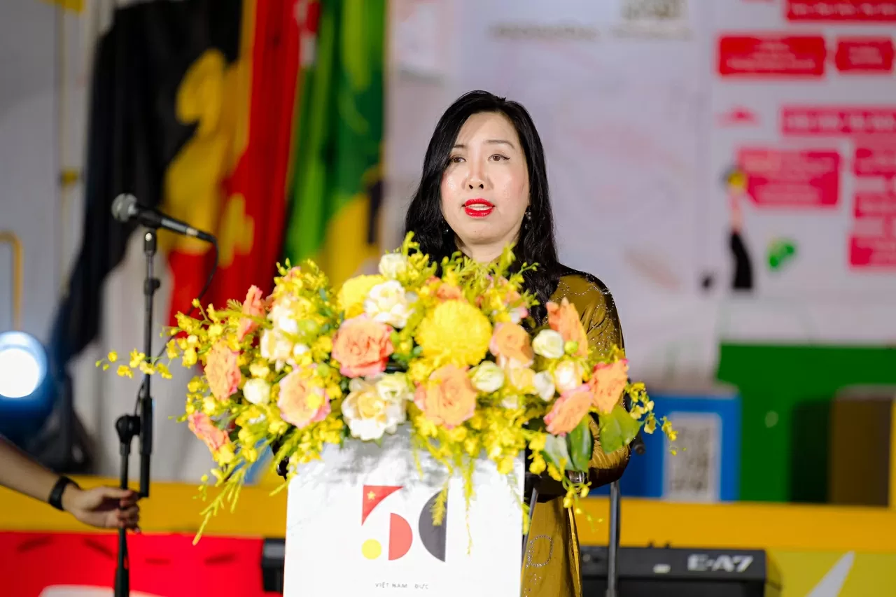 Thứ trưởng Ngoại giao Lê Thị Thu Hằng phát biểu tại buổi Khai mạc. (Ảnh: Thành Long) Thứ trưởng Ngoại giao Lê Thị Thu Hằng phát biểu tại buổi Khai mạc. (Ảnh: Thành Long)