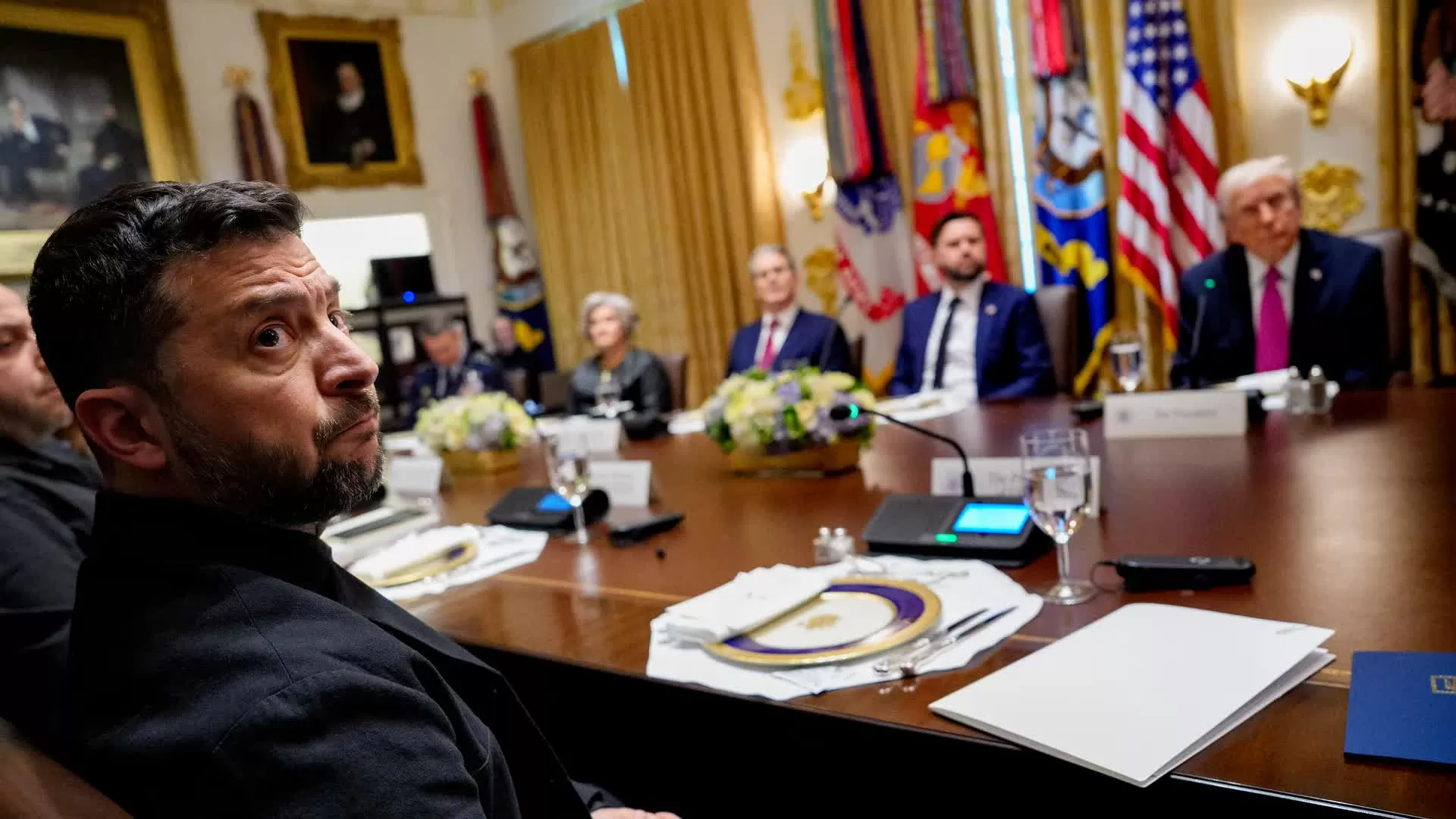 Cuộc gặp Trump-Zelensky: Tổng thống Mỹ ngần ngại chuyển giao Tomahawk cho Ukraine, nói 'không dễ dàng'