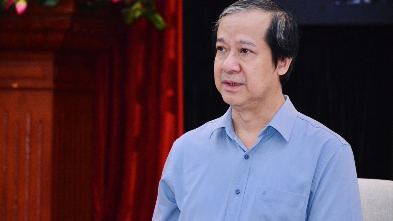 Bộ sách giáo khoa thống nhất toàn quốc được triển khai khi nào?