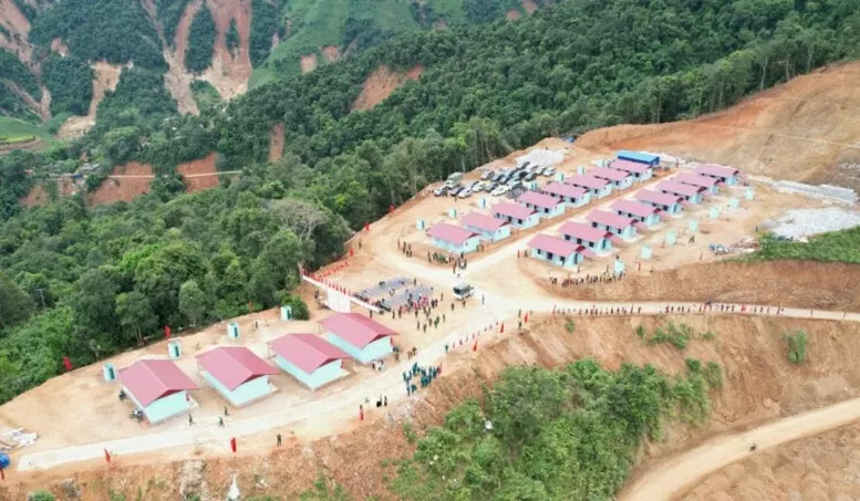 Háng Pu Xi hồi sinh sau lũ dữ - Niềm tin không thể cuốn trôi