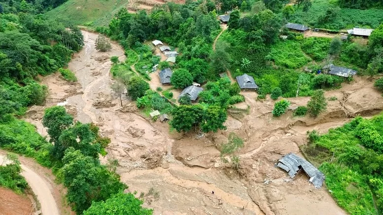 Háng Pu Xi hồi sinh sau lũ dữ - Niềm tin không thể cuốn trôi