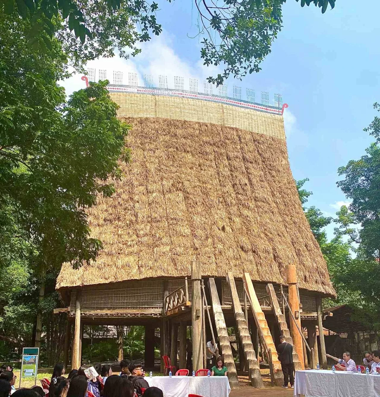 Bảo tồn nhà rông: Giữ hồn Tây Nguyên giữa dòng chảy hiện đại Bảo tồn nhà rông: Giữ hồn Tây Nguyên giữa dòng chảy hiện đại