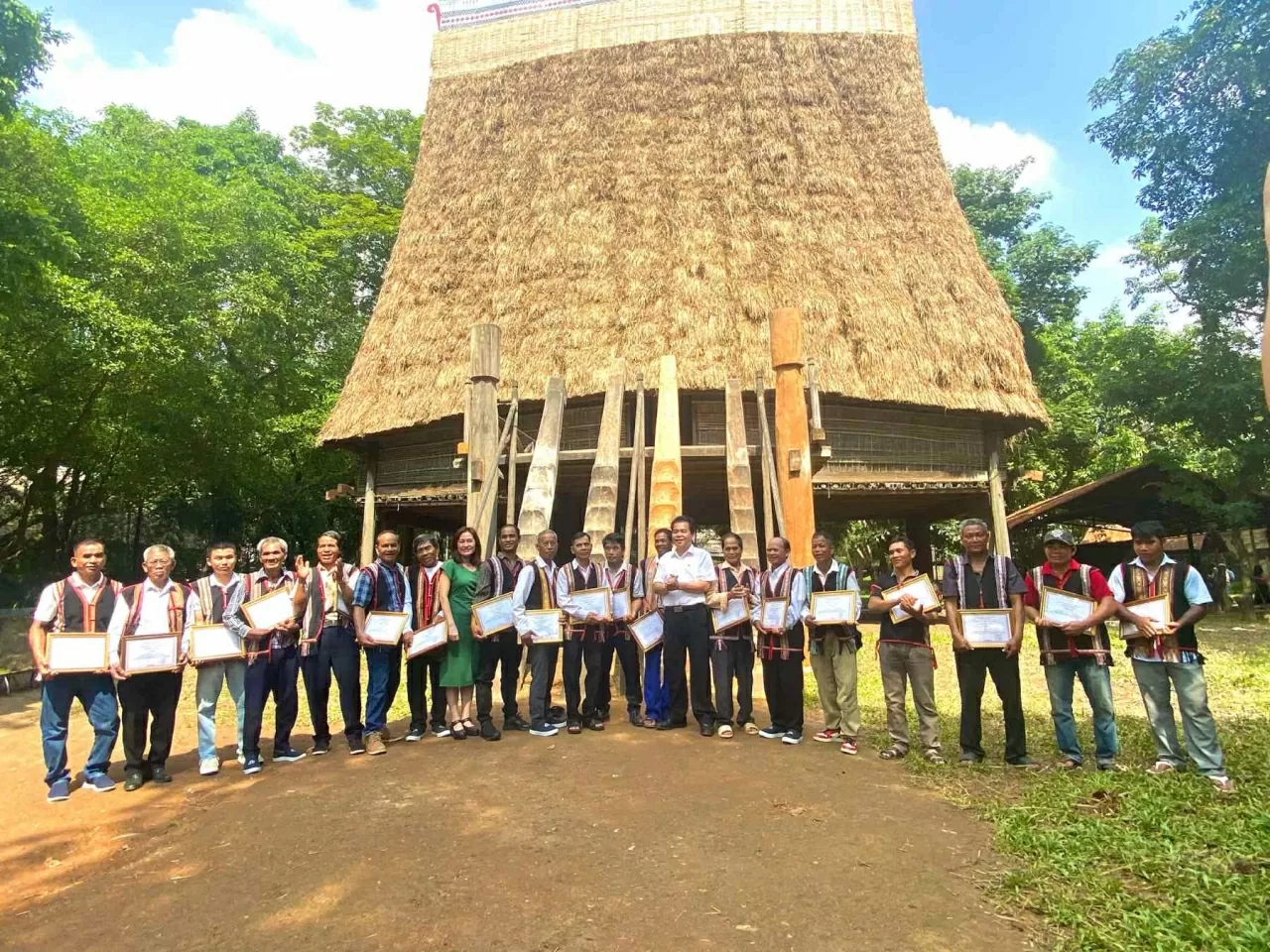 Bảo tồn nhà rông: Giữ hồn Tây Nguyên giữa dòng chảy hiện đại Bảo tồn nhà rông: Giữ hồn Tây Nguyên giữa dòng chảy hiện đại