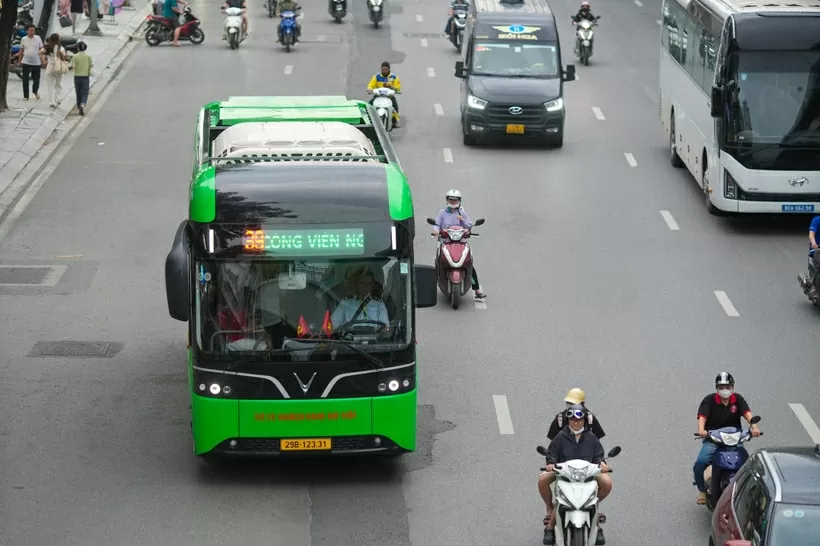 Hà Nội tăng cường thêm 4 tuyến buýt đến Trung tâm Triển lãm Việt Nam