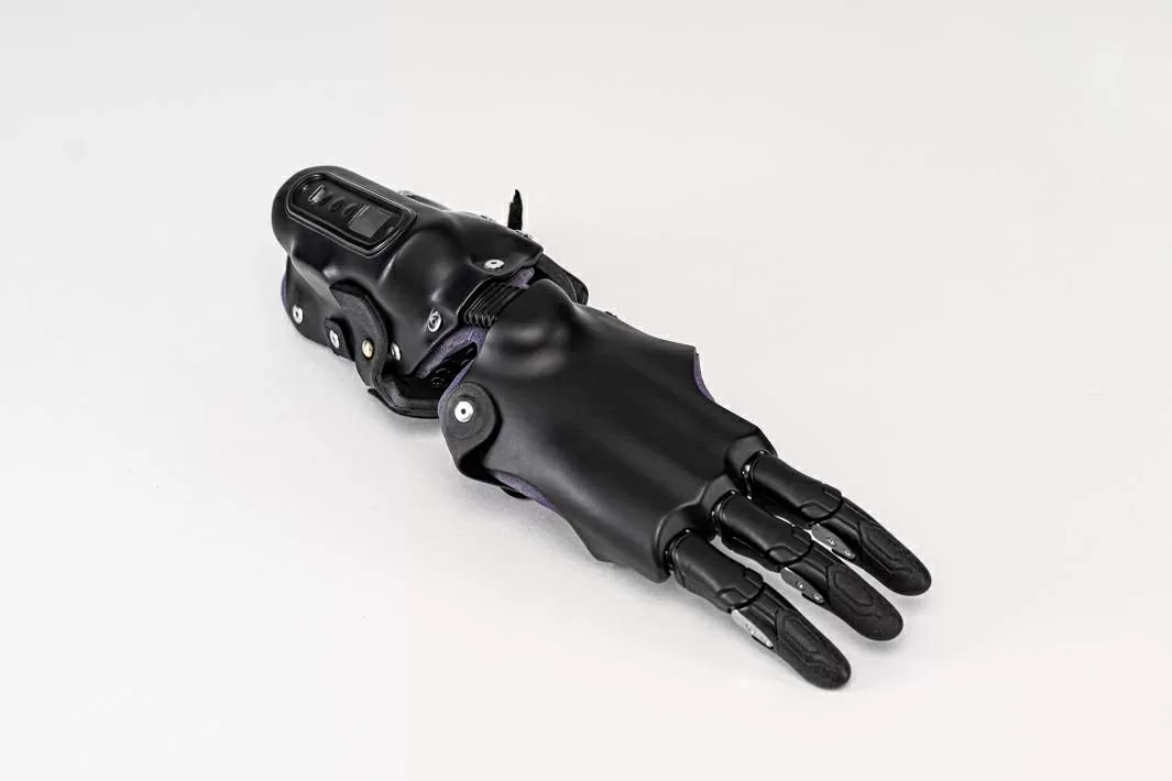 Omni Hand - Chân tay giả sinh học đầu tiên trên thế giới Omni Hand - Chân tay giả sinh học đầu tiên trên thế giới