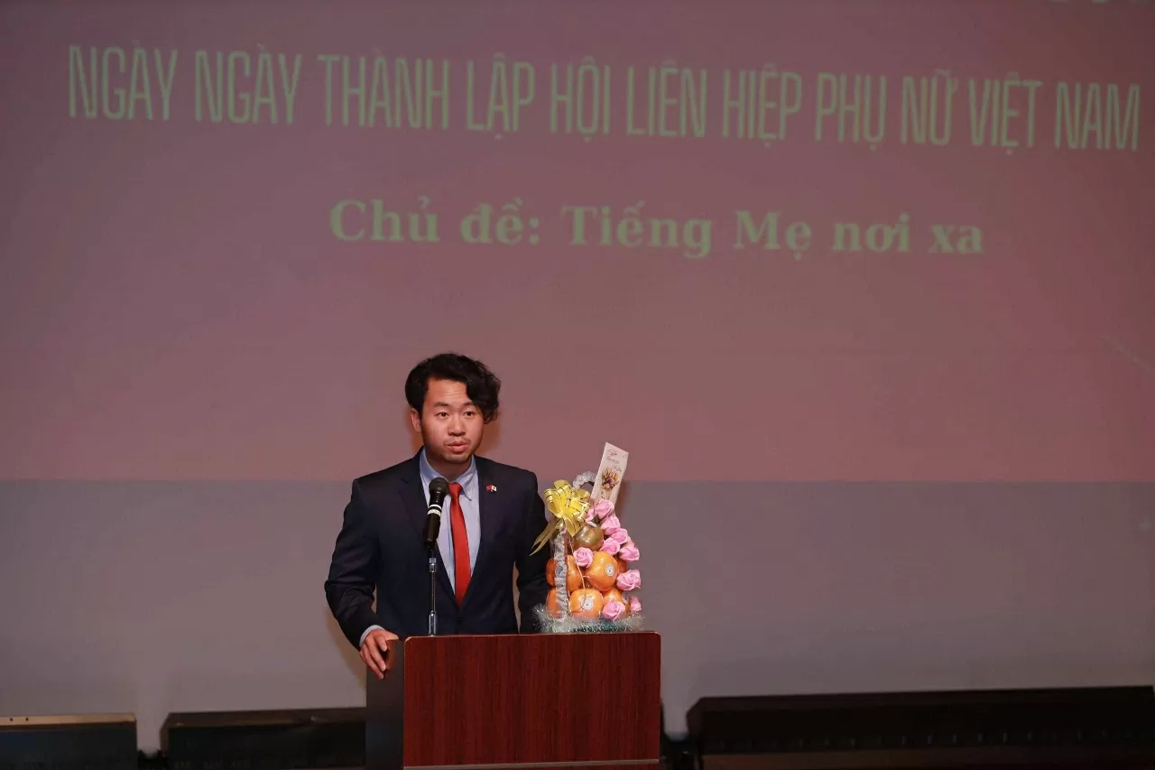 Chương trình ‘Tiếng Mẹ nơi xa’ - Dấu ấn ấm áp lễ kỷ niệm 95 năm thành lập Hội Liên hiệp Phụ nữ Việt Nam tại Kansai, Nhật Bản Chương trình ‘Tiếng Mẹ nơi xa’ - Dấu ấn ấm áp lễ kỷ niệm 95 năm thành lập Hội Liên hiệp Phụ nữ Việt Nam tại Kansai, Nhật Bản