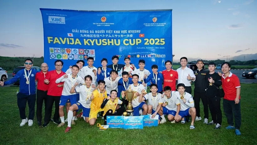 Giải bóng đá hướng về đồng bào bị ảnh hưởng lũ lụt