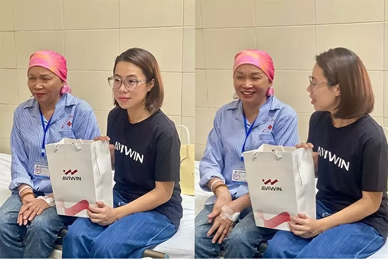 Doanh nhân Ngân Đỗ tặng quà bệnh nhân.