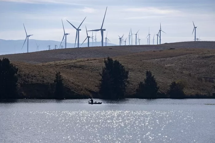 Kinh tế Mỹ ‘lung lay’ ảnh hưởng thế nào đến tiến trình xanh hóa toàn cầu?