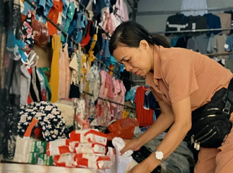 Vẻ đẹp phụ nữ Việt Nam tỏa sáng qua từng khoảnh khắc lao động Vẻ đẹp phụ nữ Việt Nam tỏa sáng qua từng khoảnh khắc lao động